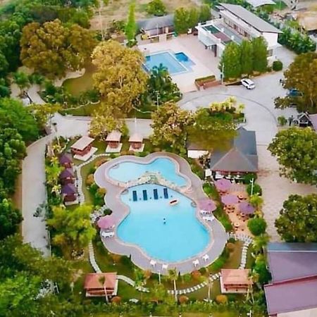 Floating Sanctuary Resort Powered By Cocotel Bulacan Екстериор снимка