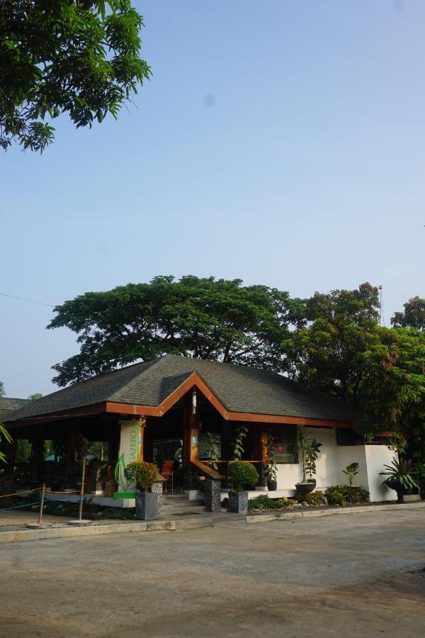 Floating Sanctuary Resort Powered By Cocotel Bulacan Екстериор снимка