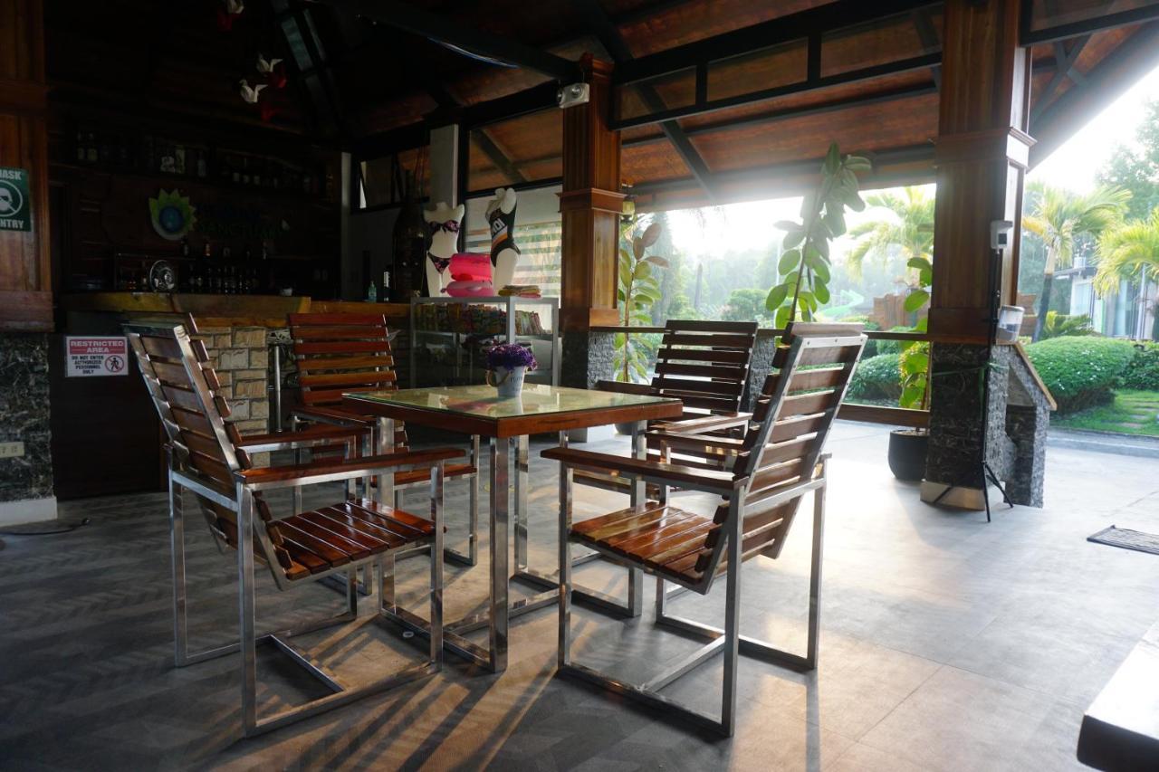 Floating Sanctuary Resort Powered By Cocotel Bulacan Екстериор снимка