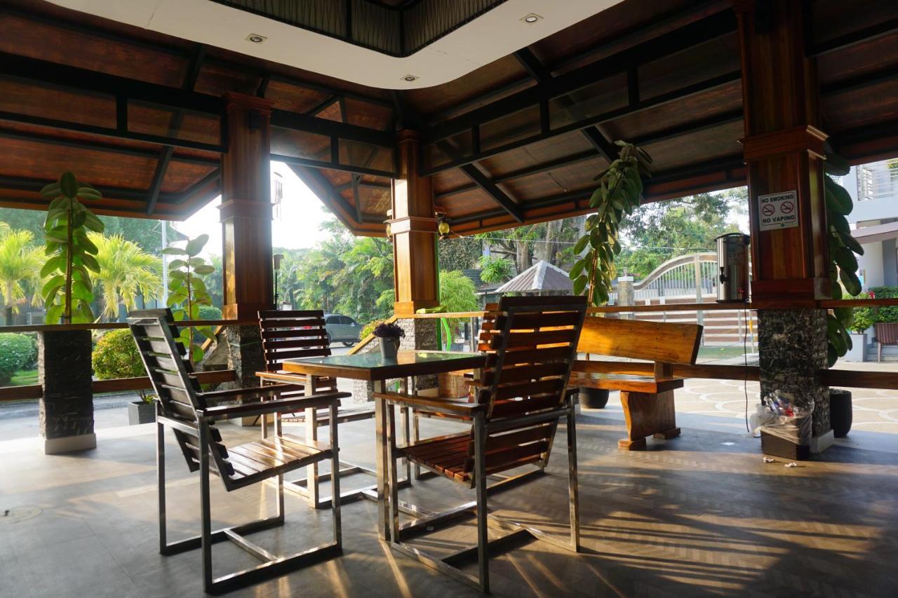 Floating Sanctuary Resort Powered By Cocotel Bulacan Екстериор снимка