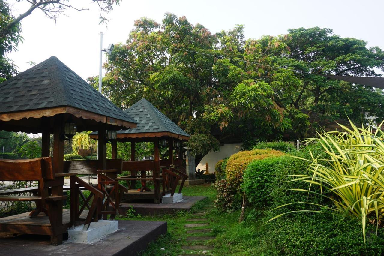 Floating Sanctuary Resort Powered By Cocotel Bulacan Екстериор снимка