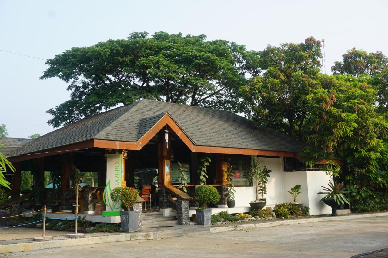 Floating Sanctuary Resort Powered By Cocotel Bulacan Екстериор снимка