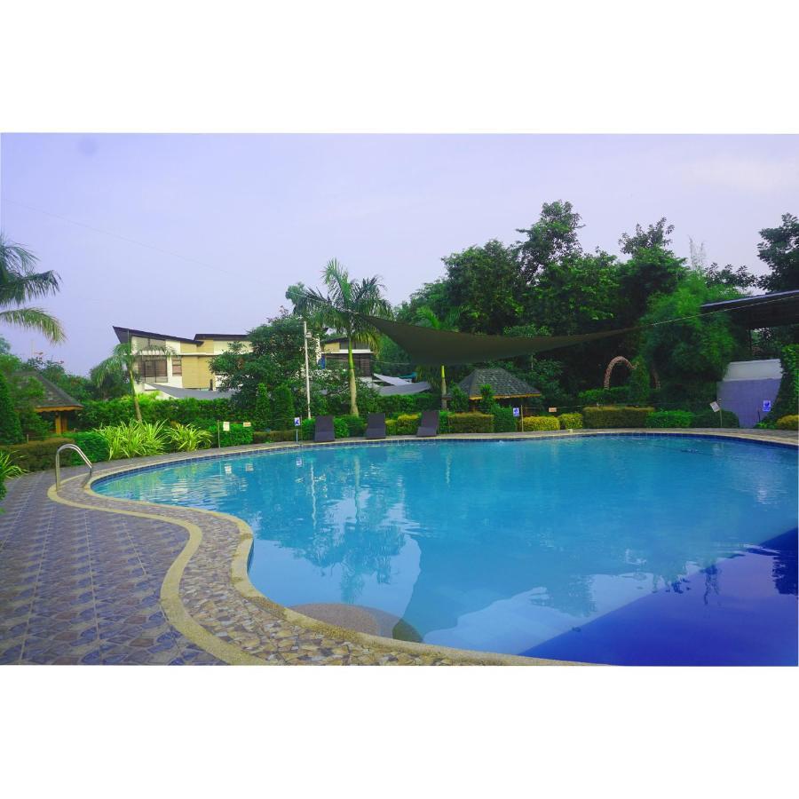 Floating Sanctuary Resort Powered By Cocotel Bulacan Екстериор снимка