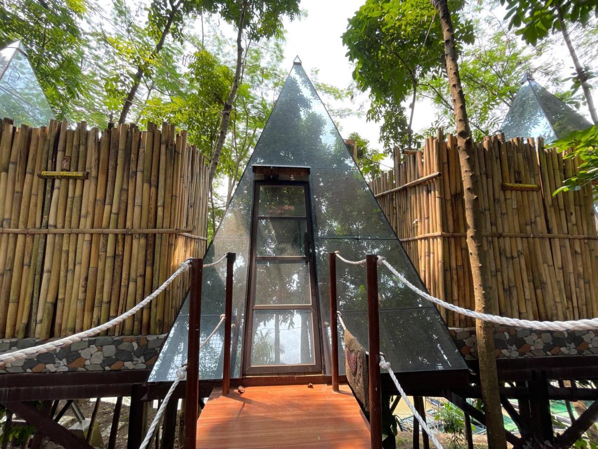 Floating Sanctuary Resort Powered By Cocotel Bulacan Екстериор снимка