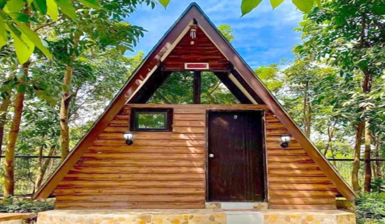 Floating Sanctuary Resort Powered By Cocotel Bulacan Екстериор снимка